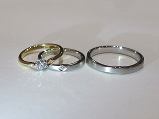 加藤夫妻の婚約指輪と結婚指輪