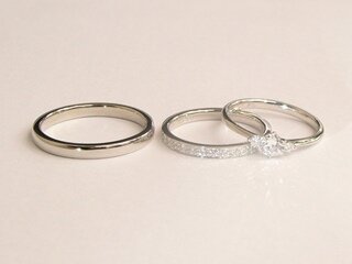 山崎夫妻の婚約指輪と結婚指輪