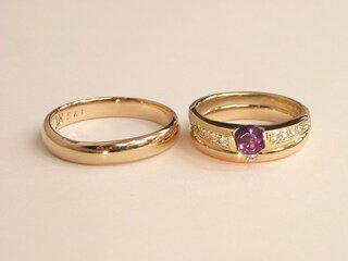 森本夫妻の婚約指輪と結婚指輪のセットリング